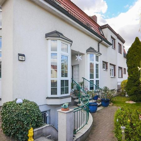 2 Bedroom Lovely Home In Berlin Exteriör bild