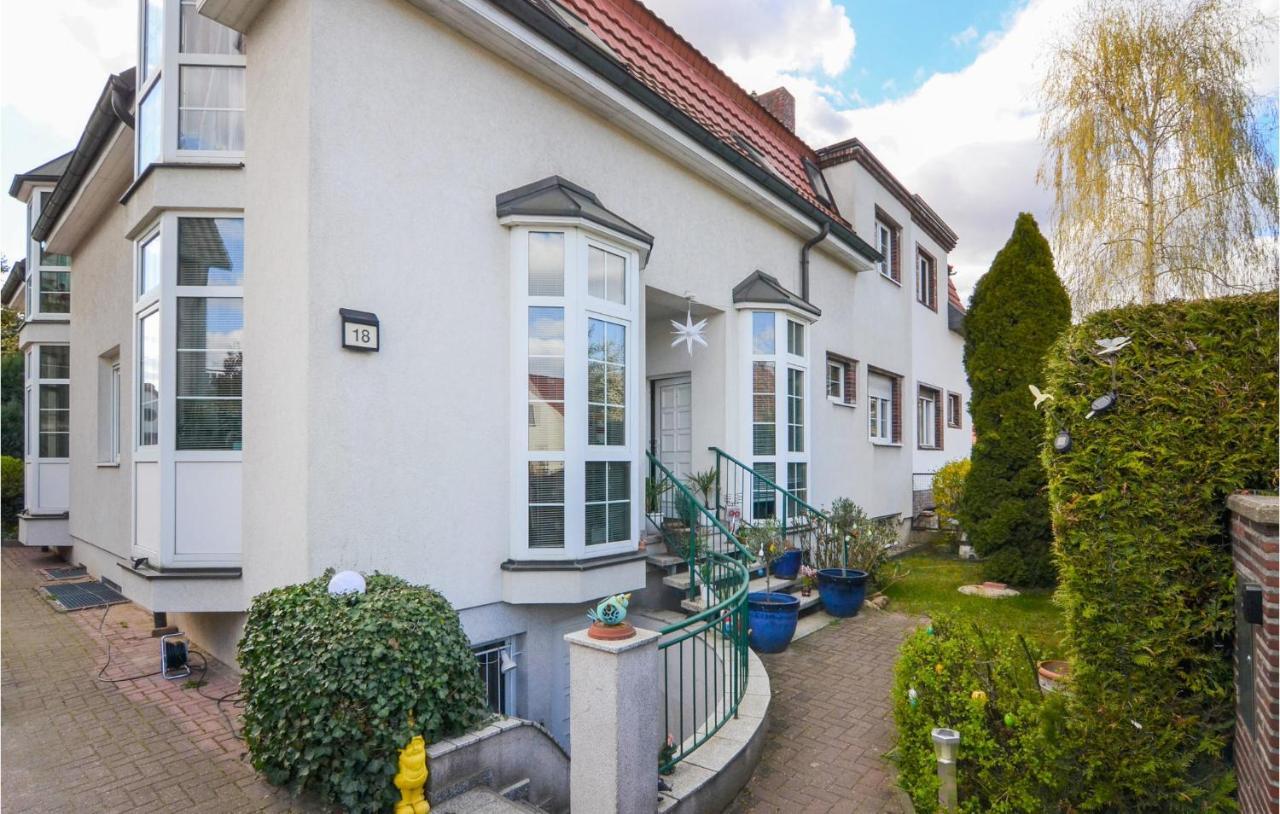 2 Bedroom Lovely Home In Berlin Exteriör bild